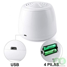 Funciona por USB o 4 pilas AA (no incluidas)